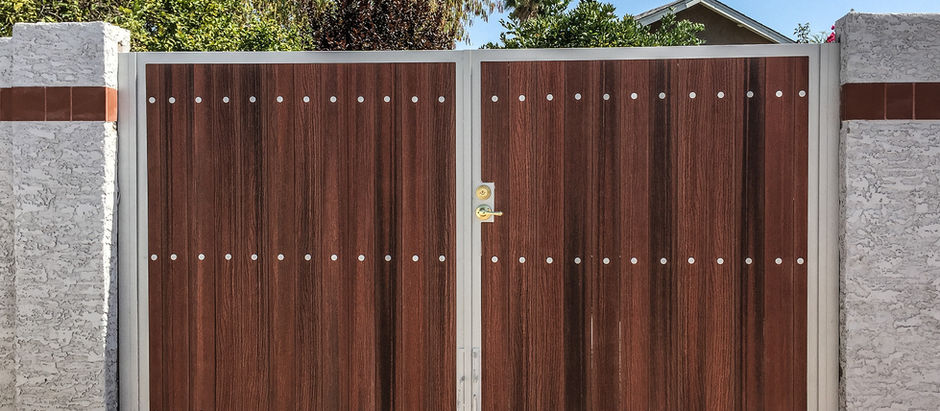 An iron privacy gate