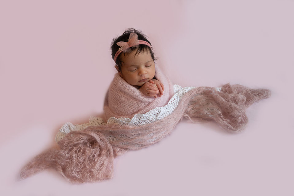 Angela_Scott_Photography_NewbornGirl-2021122913.jpg
