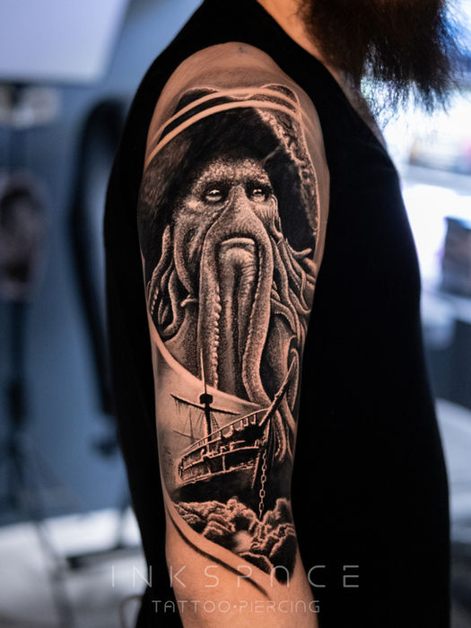 karayip korsanları dövme