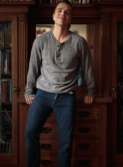 Ross Books Facebook Profile Pic 2.jpg