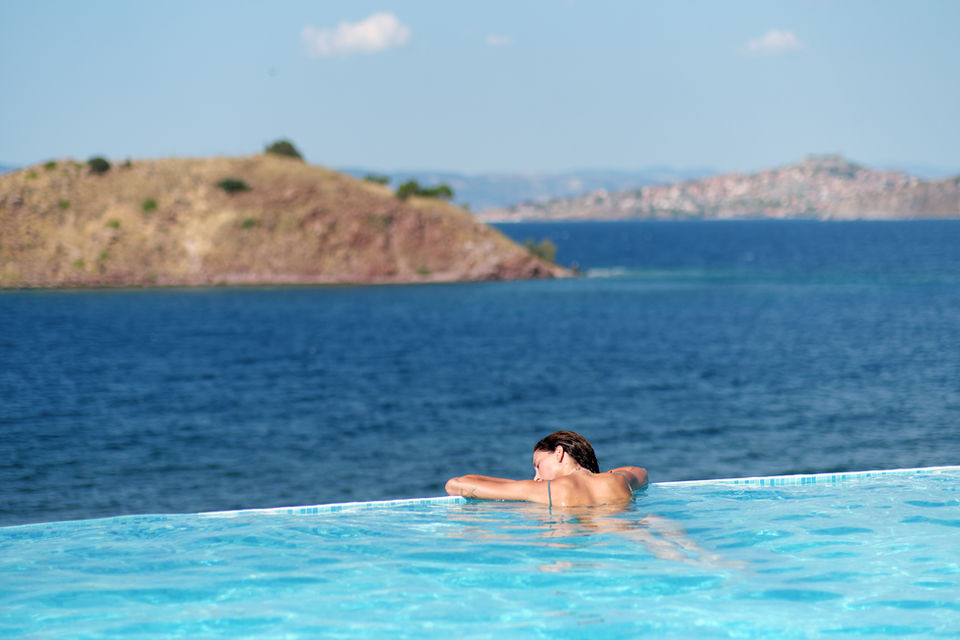 Hotel_Greek_Islands_Lesvos_Lesbos_Apartments_Villas_Infinity_Pool_Little_Bird_Greece_Trave