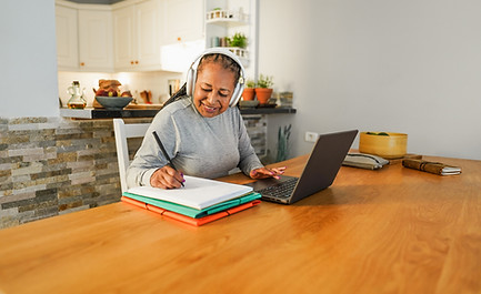mujer buscando trabajo