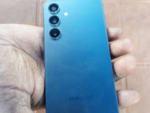 Samsung Galaxy S24 Smartphone