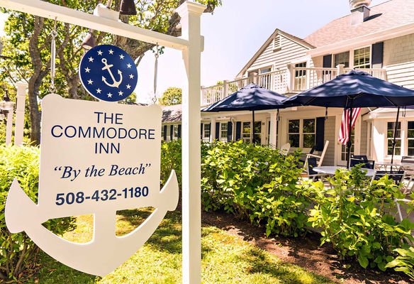 Commodore-Inn-Front.jpg