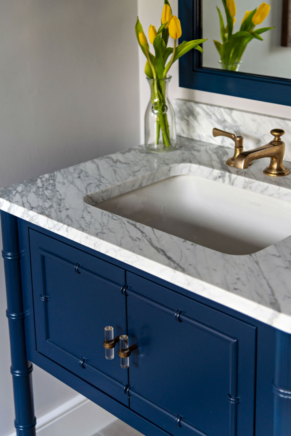 bathroom-vanity8.jpg