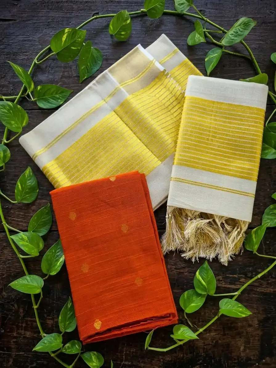 Golden Stripe Tussel Tissue Setmundu  Fold View