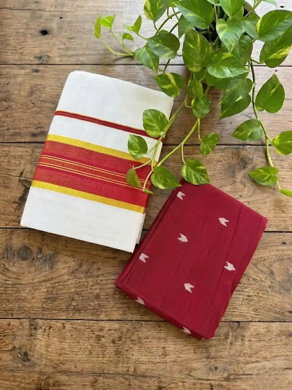 Maroon Golden Kasavu Cotton Set Mundu Fold View