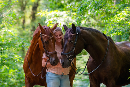 Rosalynn met Paarden