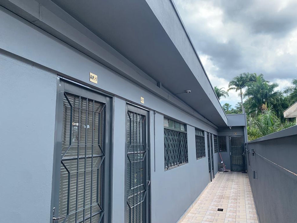 Apartamento- Rua Embaixador Pedro Toledo, 45 - R$ 700,00