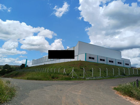 Galpão comercial com escritório- Localização: Rodovia MG-290, km 146 — Jacutinga/MG- Área construída: 6.467 m² (terreno de 24.210 m²)- Pé-direito: 7,5 m- Valor R$ 12.000.000,00
