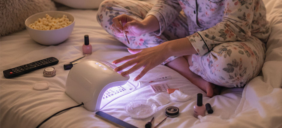 Gör naglarna hemma själv