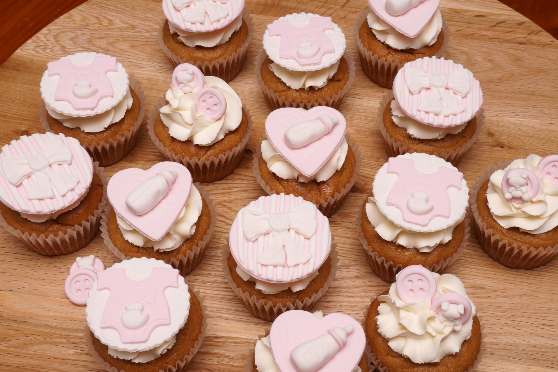 Pink Baby shower cupcakes 7.04.19