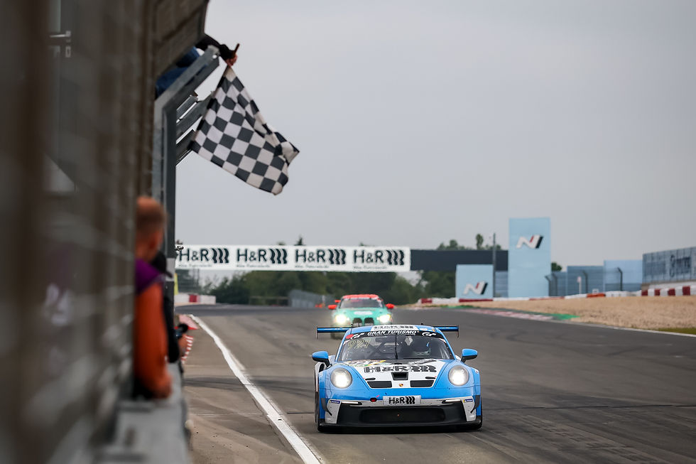 Mühlner Motorsport mantém invencibilidade em prova encurtada pelo nevoeiro no Nürburgring