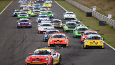 Matheus Comparatto e Felipe Baptista venceram neste sábado a etapa de Brasília da Porsche Endurance e assumiram a liderança do campeonato. A dupla da Shell completou as 56 voltas na primeira posição com o carro #118, após largar da pole position. Foi a primeira vitória dos dois juntos na temporada e a primeira de Comparatto tanto pela Shell quanto na Porsche Cup.