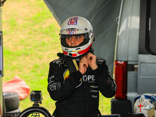 João Guimarães surpreende Scuderia Dennyon em primeiro teste com kart shifter e é convidado para projeto rumo ao Mundial de 2026