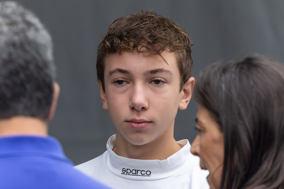 O piloto Léo Tafner terá uma novidade importante em sua trajetória na temporada 2026 da Fórmula 1600. A partir da etapa de Brasília, válida pela terceira rodada do Campeonato Paulista e pela abertura da Copa Brasil, o jovem talento de 15 anos passa a defender a equipe San Race na categoria.