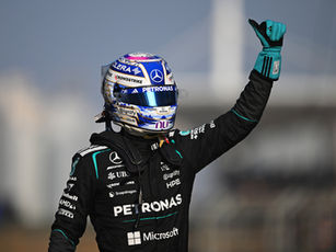 George Russell registrou 1min31s520 no SQ3 e assegurou a pole position da classificação Sprint do Grande Prêmio da China. O resultado posiciona o piloto da Mercedes na primeira colocação do grid para a corrida Sprint de 19 voltas e 103,569 quilômetros, programada para sábado às 11h no horário de Brasília no Circuito Internacional de Xangai.