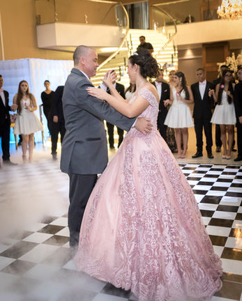 Eventos Sociais | 
 Festa de 15 Anos | Debutante | Fotografia de Eventos | Cobertura Fotográfica de Eventos | Solicite orçamento para fotografias de eventos