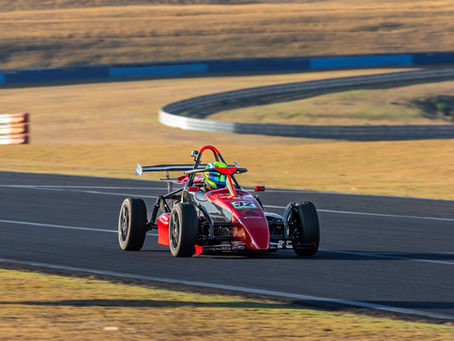 Guilherme Fraga vence pela Light no Velocitta e coloca a Juka Motors no topo do pódio da Fórmula 1600