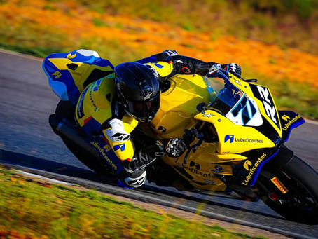 Uma prova de recuperação marcou a participação de Theo Manna na corrida principal da terceira etapa do MOTO1000GP, disputada neste domingo (5), no Circuito dos Cristais, em Curvelo (MG). Depois de alinhar na décima e última posição do grid da categoria GP1000, o piloto da Ipiranga Lubrificantes Racing levou a BMW S1000RR #77 ao terceiro lugar, resultado que o mantém na terceira colocação do campeonato, agora com 78 pontos.
