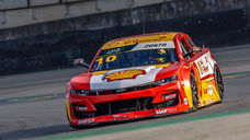 A etapa deste fim de semana da NASCAR Brasil no Velocitta representa uma nova oportunidade para Ricardo Zonta e Galid Osman iniciarem uma recuperação na tabela do campeonato. Após um começo de temporada marcado por quebras, acidentes e dificuldades em pista, os pilotos da Cavaleiro Sports defendem as cores da Shell em Mogi Guaçu com o objetivo de voltar a somar pontos.