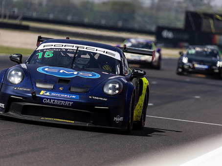 Átila Abreu e Léo Sanchez fazem corrida de recuperação no Porsche Endurance, mas furo de pneu tira chance de pódio