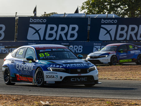 Tiago Pernía supera Nelson Piquet Jr. e conquista pole position em estreia do TCR no Circuito dos Cristais