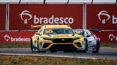 César Ramos converteu a pole position em sua quinta vitória na Stock Car ao vencer a corrida principal deste domingo (6), no Circuito dos Cristais, em Curvelo (MG). O piloto da Mercado Livre Racing controlou as sucessivas neutralizações, conteve Guilherme Salas na última volta e recebeu a bandeirada com 0s700 de vantagem. Enzo Elias completou o pódio.
