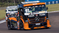 A liderança de Maicon Roncen na classe Super Truck Elite será colocada à prova no próximo fim de semana em Interlagos, palco da quarta etapa da Copa Truck Be8 BeVant. O piloto da Tiger Team Race desembarca em São Paulo após ampliar sua vantagem no campeonato em Cascavel, onde conquistou dois pódios, mas mantém o discurso voltado à regularidade nas duas corridas programadas para domingo.