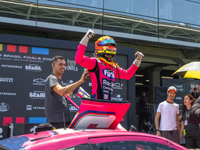 Dudu Barrichello vence em sua estreia na NASCAR Brasil e coloca Rubens na briga pelo título em Interlagos