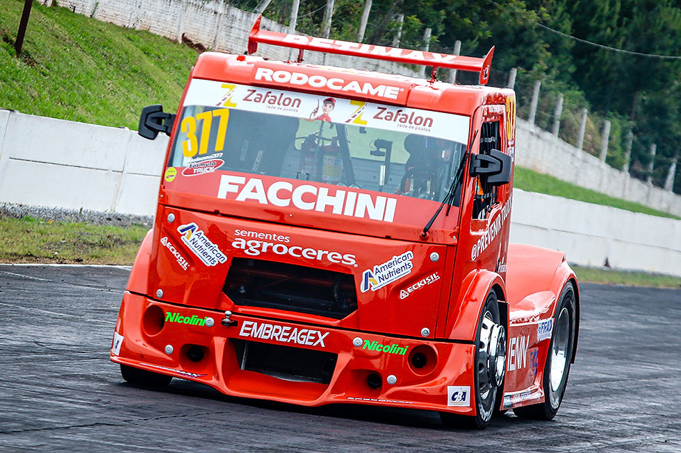 O paranaense Duda Conci conquistou na tarde deste sábado a pole position da categoria F-Truck (motores com bomba injetora) para a 8ª e penúltima etapa da temporada da Fórmula Truck, a ser disputada neste domingo (11), no Autódromo do Tarumã, em Viamão, na Grande Porto Alegre, no Rio Grande do Sul, com largada prevista para às 13h20. Depois de ter sido o mais rápido no treino classificatório, ele foi o melhor entre os oito do Top Qualifying com o tempo de 1m24s842