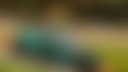 A quarta-feira no Circuito dos Cristais marcou o início de uma nova era técnica para a Stock Car com o retorno dos propulsores V8 aspirados. Nos três treinos extras realizados no traçado de 4.420 metros, o Time Lubrax TMG demonstrou consistência ao manter ao menos um de seus Chevrolet Tracker dentro do grupo dos dez melhores em cada sessão. O destaque individual ficou com Julio Campos, que registrou 1min21s618 com o carro # 4, assegurando o terceiro melhor tempo do dia. Felipe Massa, conduzindo o modelo # 19, encerrou a jornada na sexta posição com a marca de 1min21s763.