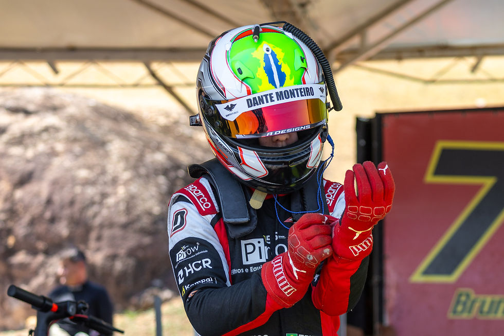 Dante Monteiro - Carro 39 da Fórmula 1600 (Carlos Rossi / Red Line Motor Sport)