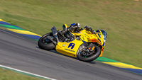 Theo Manna conquistou o terceiro lugar na corrida Sprint da GP1000 by Motul, disputada nesta sexta-feira (21), no Autódromo de Interlagos, em São Paulo (SP). Partindo da quarta colocação, o piloto da BMW S1000RR #77 avançou logo no primeiro giro e sustentou a posição para garantir mais um pódio na temporada.