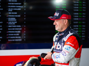 Barrichello avança 12 posições em corrida marcada por quebras e estratégia de sobrevivência na Stock Car 2025