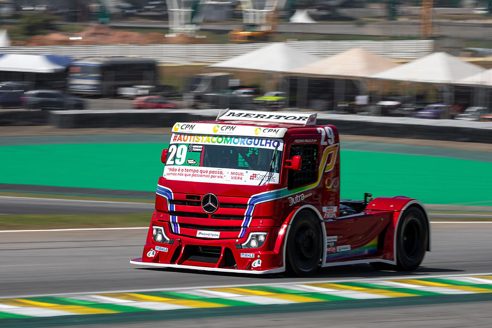PP Fernandes lidera domínio da Mercedes-Benz nos treinos da Elite em Cascavel Piloto da PP Motorsport foi o mais rápido das duas sessões realizadas nesta sexta-feira no oeste do Paraná, sempre com a marca da estrela de três pontas ocupando as duas primeiras posições