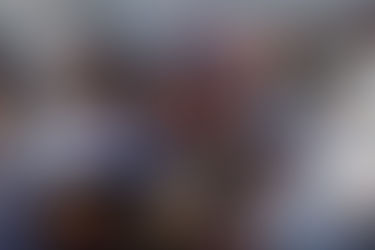 Após uma semana de pausa, a Fórmula 1 retorna ao Red Bull Ring para o Grande Prêmio da Áustria de 2026 em meio a um cenário de forte tensão no campeonato, com a escalada de Lewis Hamilton pela Ferrari, a consistência da Mercedes e a ameaça da McLaren, além de altas temperaturas previstas e um circuito de 4,326 km com 71 voltas e recorde de Oscar Piastri em 1m07s924.
