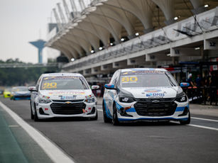 Turismo Nacional tem dia intenso com três treinos para Super Final