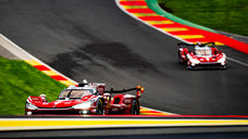 A primeira metade do FIA WEC 2026 terminou com duas disputas em ritmos diferentes: Toyota e BMW estão separadas por apenas cinco pontos entre os fabricantes da Hypercar, enquanto o Corvette #33 abriu 27 de vantagem na LMGT3. Com quatro etapas ainda pela frente, Austin receberá em setembro um campeonato no qual nenhuma das duas categorias oferece margem para acomodação.