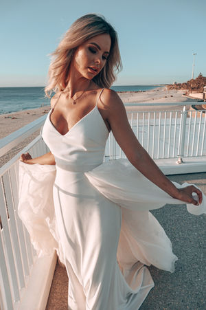 Detachable tulle overskirt
