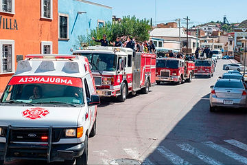 Bomberos de Parral celebran su día con desfile y actividades de reconocimiento