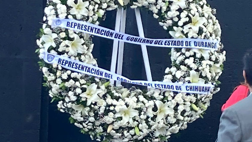Homenaje a Francisco Villa en el monumento a la Revolución