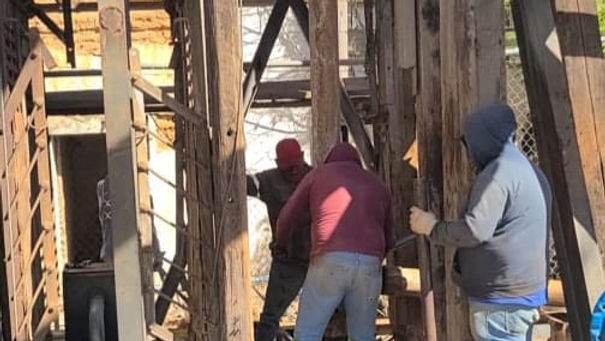 Falla en equipo de bombeo afecta tandeo de agua en varias colonias de Parral