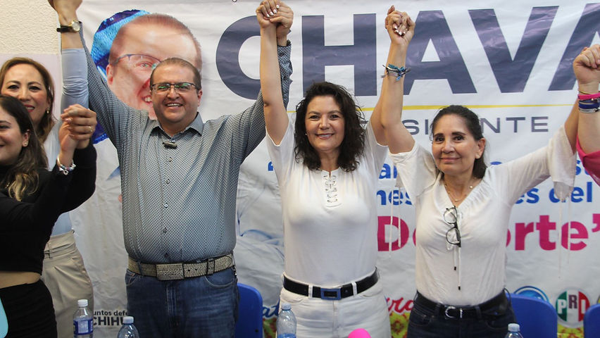 Chava Caderón se declara ganador de la elección