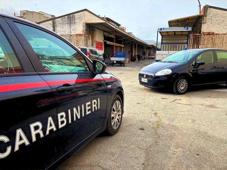 [I Carabinieri al Mercato Ortofrutticolo di Nasari. Controlli anche alla circolazione stradale]