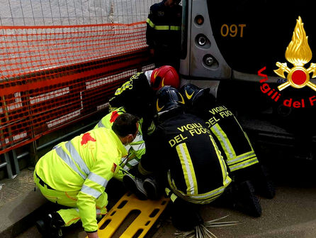 >Incidente ieri pomeriggio a Messina. Una persona finisce sotto il tram riportando lievi ferite<