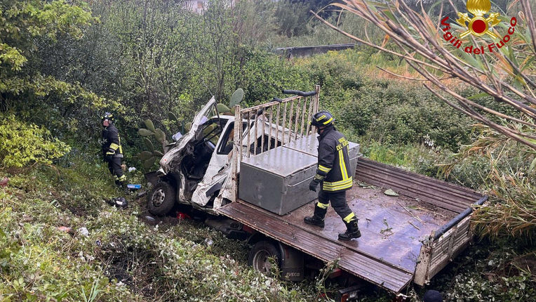 [Uomo perde la vita sulla A/20 all'altezza del comune di Torregrotta ]  <Barcellona365>