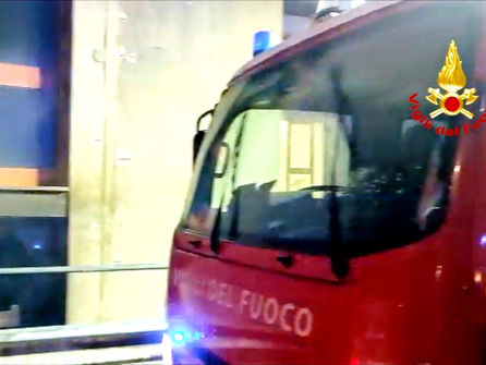 <Tempestivo intervento dei Vigili del fuoco per spegnimento fiamme ascensore Ospedale Papardo>