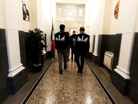 La Direzione Investigativa Antimafia confisca beni ad appartenenti al "Clan Giostra"