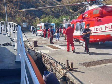 Vulcano - Auto finisce in mare, muore un uomo a bordo